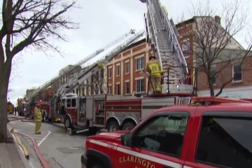 போமன்வில்லில் தீ விபத்து: ஒருவர் உயிரிழப்பு, பலர் இடம்பெயர்வு