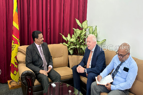 யாழ்.மாவட்ட தற்போதைய நிலைமைகள் :அரச அதிபரிடம் விரிவாக கேட்டறிந்த நெதர்லாந்து தூதுவர் | Dutch Ambassador Jaffna District Secretary Met