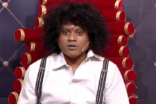 குக் வித் கோமாளி புகழை நேரில் காண குவிந்த ரசிகர்கள் கூட்டம்.. முன்னணி நடிகர்களுக்கு இணையான ரசிகர்கள் பட்டாளம், வீடியோ இதோ