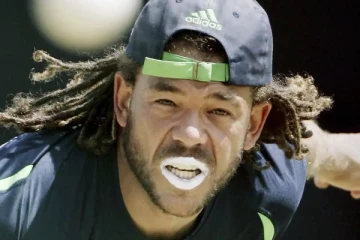 அவுஸ்ரேலிய முன்னாள் கிரிக்கட் வீரர் எண்ட்ரூ ஸிமண்ட்ஸ், விபத்தில் கொல்லப்பட்டார்