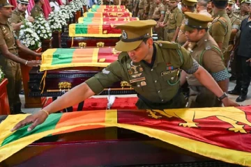වහාම ක්‍රියාත්මක වන පරිදි මිය ගිය සියලුම බන්ධනාගාර නිලධාරින්ට ලක්ෂ ගාණක වන්දි හා උසස් වීම්