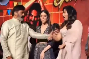 அஞ்சலியை மேடையில் தள்ளிவிட்ட பாலைய்யா! பதறிப்போன நடிகை.. வைரல் வீடியோ