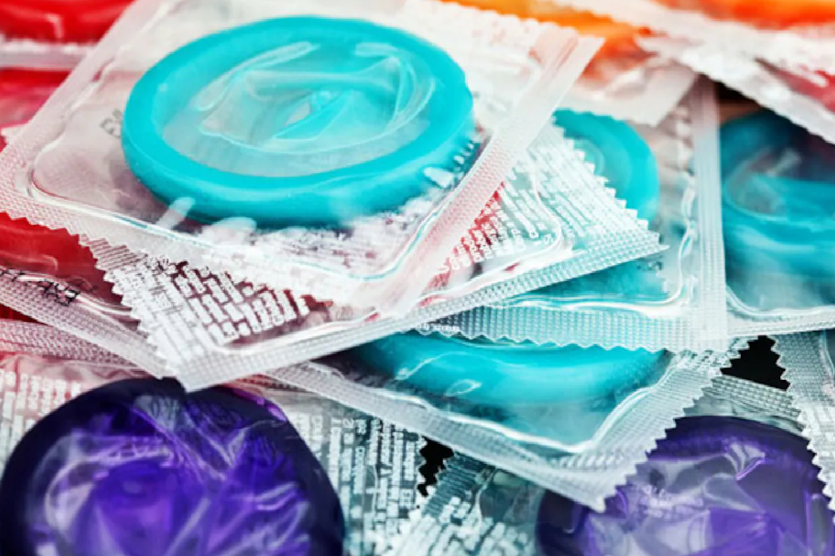 மத்திய கிழக்கில் போர் பதற்றம்; உலகின் மிகப்பெரிய ஆணுறை உற்பத்தி நிறுவனம் எடுத்த முடிவு! | War Tensions In The Middle East Condom Price Rise