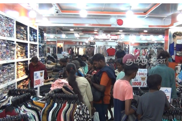 நாடளாவிய ரீதியில் நத்தார் பண்டிகையை வரவேற்க தயாராகும் மக்கள் | People Preparing To Celebrate Christmas