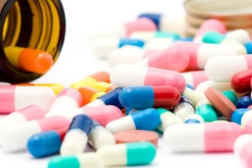 ඖෂධ හිඟයට හේතුව ප්‍රබලයෙක් හෙළි කරයි..