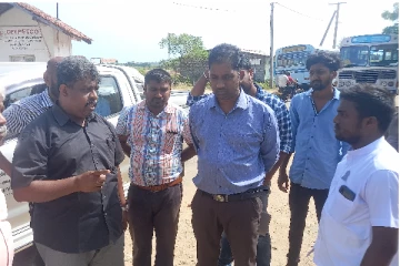 யாழ்ப்பாணத்தில் பொதுமக்கள் எதிர்ப்பால் இடைநிறுத்தப்பட்ட நில அளவீடு(photos)