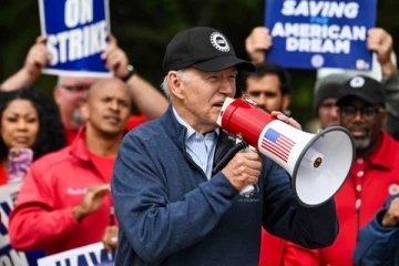 போராட்டகாரர்களை சந்தித்த முதல் ஜனாதிபதி பைடன்