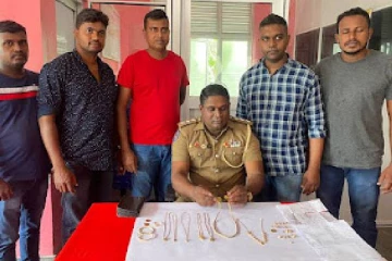 யாழில் வீடொன்றை உடைத்து தங்க நகைகளை திருடிய மூவர் சிக்கினர்!