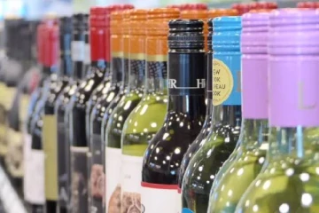 மதுவுக்கும் கஞ்சாவுக்கும் கனேடியர்கள் செலவிட்ட தொகை: மலைக்கவைக்கும் கணக்கு