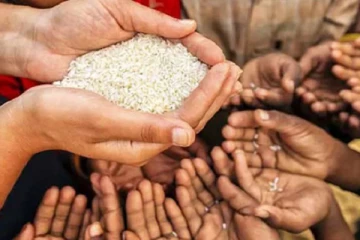 தங்கள் சொத்துக்களை விற்று வாழ்வாதாரத்தை நடத்தும் நாட்டு மக்கள்!