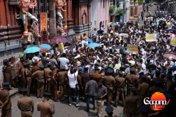 රනිල්ගේ නඩු දිනය දා උසාවිය ළඟ උද්ඝෝෂණය කරපු කට්ටිය හොයන්න පොලිසිය CCTV සහය පතයි