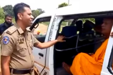 புத்தர் சிலையை பார்க்க வேண்டும்; பொலிஸாருடன் மல்லுக்கட்டிய தேரர்