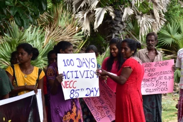 கௌரவமான உரிமை கோரி தலைமன்னாரில் கவனயீர்ப்பு போராட்டம் (Video)