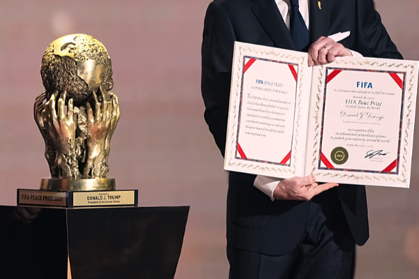 FIFA சமாதான விருதின் முதலாவது வெற்றியாளராக தெரிவு செய்யப்பட்ட டிரம்ப்! | Fifa Peace Award For Donald Trump FIFA சமாதான விருதின் முதலாவது வெற்றியாளராக தெரிவு செய்யப்பட்ட டிரம்ப்! | Fifa Peace Award For Donald Trump