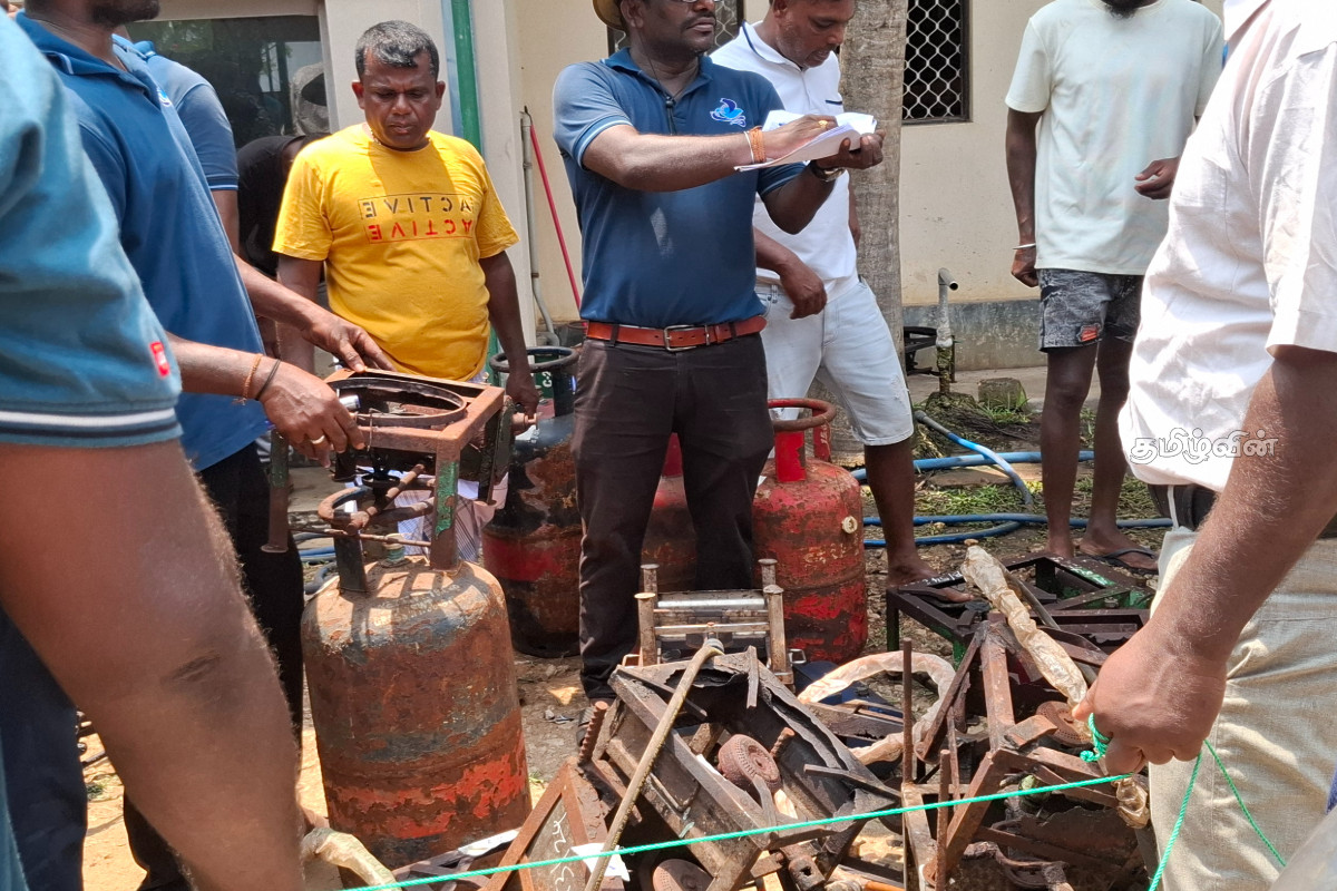 யாழில் இந்தியப் படகுப் பொருட்கள் பகிரங்க ஏல விற்பனை | Public Auction Sale Indian Boat Products In Jaffna