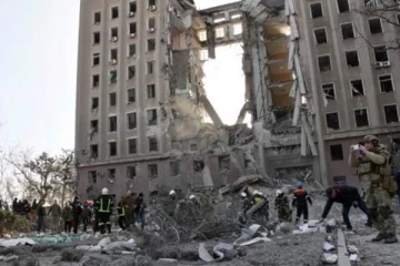 உக்ரைன் ஆளுநரை குறிவைத்து ரஷ்யாவின் தாக்குதல்! 12பேர் பலி! 30பேர் காயம்! (video)