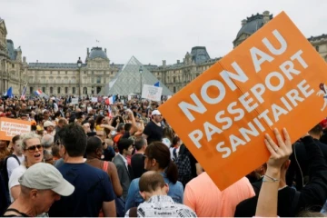 மீண்டும் உலுக்கும் கொரோனா... பிரான்ஸில் அமுலுக்கு வந்த புதிய விதி! வெளியான முக்கிய அறிவிப்பு