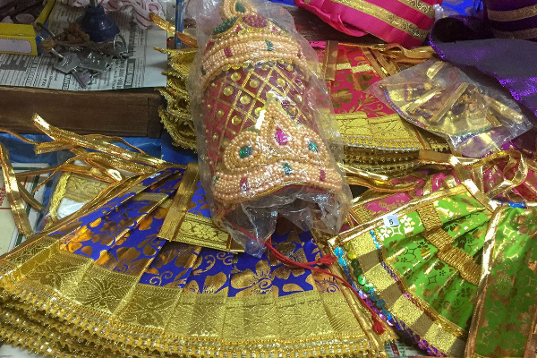 வெள்ளிக்கிழமைகளில் மறந்தும் இதை செய்யாதீர்கள்...துளிக் கூட பணம் தங்காது? லட்சுமி தேவியின் கோபம் அதிகரிக்கும் | Do Not Buy These Thing On Friday