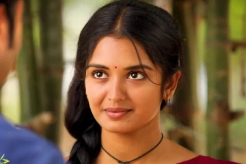 ரசிகர்களுக்காக கடற்கரை புகைப்படங்களை வெளியிட்ட விஜய் டிவி-யின் முன்னணி சீரியல் நடிகை!