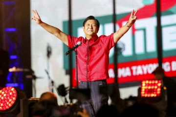 பிலிப்பைன்ஸ் தேர்தல்: ஜனாதிபதியை தேர்ந்தெடுக்க மக்கள் ஆர்வத்துடன் வாக்களிப்பு