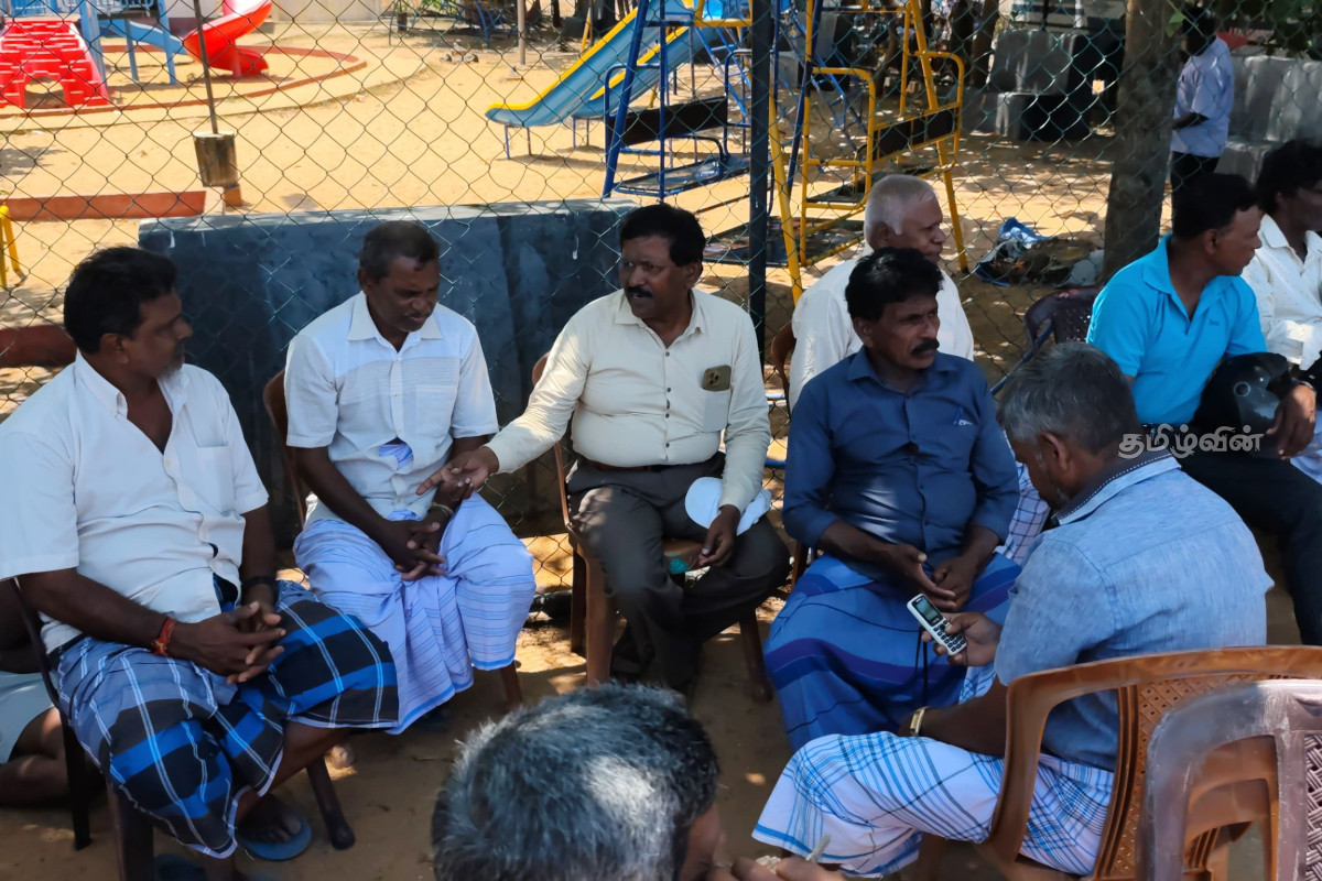 சட்டவிரோத கடற்றொழில்களுக்கு எதிராக தொடர் கவனயீர்ப்பில் ஈடுபட்டுள்ள முல்லைத்தீவு கடற்றொழிலாளர்கள் | Mullai Fishermen Raise Against Illegal Fishing