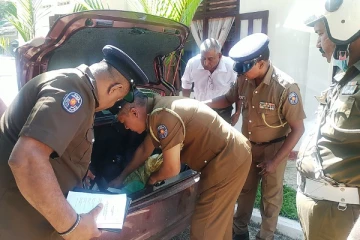 காரில் கேரள கஞ்சா கடத்திய இருவர் கைது