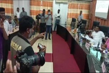 சாணக்கியனிடம் பணம்பெற்று மக்களை குழப்பும் கைக்கூலிகள் - ஊடகவியலாளர்களை அவதூறாகப் பேசிய பிள்ளையான்!