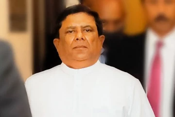 රනිල්ව බලලා ආපු වජිර හදිස්සියේම මෙරට තානාපතිවරුන් හමුවුණ හේතුව