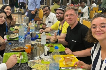 விளையாட்டிற்கு வந்தவர்களை வியக்கவைத்த  தமிழர்களின் உணவு!