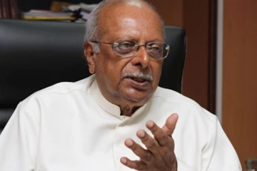 சுகாதார அமைச்சின் அறிக்கைக்கு முரணாக பேராசிரியர் திஸ்ஸ விதாரண வெளியிட்டுள்ள தகவல்