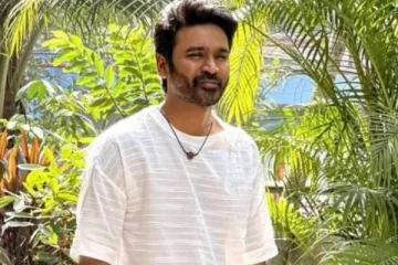 நடிகர் தனுஷ் வீட்டில் நடந்த விசேஷம்- குடும்பத்துடன் அவர் எடுத்த அழகிய புகைப்படம்