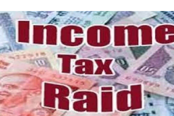 ஆளுங்கட்சியை சேர்ந்த தொழிலதிபர் வீட்டில் ஐடி ரெய்டு : அதிர்ச்சியில் திமுக | Income Tax Raid On Dmk Party Businessman