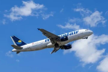 நடுவானில் பெண் ஒருவருக்கு இருமுறை மாரடைப்பு: அவசரமாக தரையிறக்கப்பட்ட விமானம்