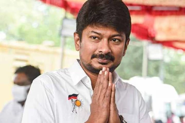 சினிமாவை போல அரசியலிலும் கலக்கிக் கொண்டிருக்கும் உதயநிதி ஸ்டாலின் சொத்து மதிப்பு- எத்தனை கோடி தெரியுமா?