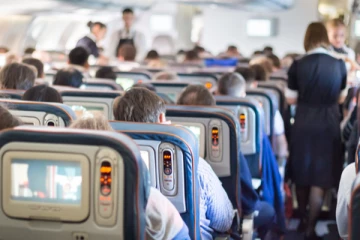 உயிரிழந்த மூதாட்டியை விமானத்தில் ஏற்ற முயன்ற குடும்பம்; பயணிகள் திகைப்பு