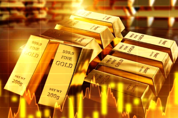 Gold price fall December 2025, Silver futures decline record highs, Copper prices drop 13 percent, Commodity market correction India, CME margin hike metals impact, China export restrictions commodities, Geopolitical easing gold silver copper, Profit booking in precious metals, Metals market volatility 2025, Gold silver copper investment outlook