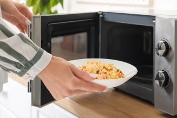 எந்தெந்த உணவினை மீண்டும் சூடு பண்ணி சாப்பிடக்கூடாது?