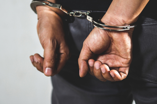 யாழ் நகர பகுதியில் அதிரடி கைதான இளைஞர்கள் | Young Men Arrested In Jaffna City Area Raid யாழ் நகர பகுதியில் அதிரடி கைதான இளைஞர்கள் | Young Men Arrested In Jaffna City Area Raid