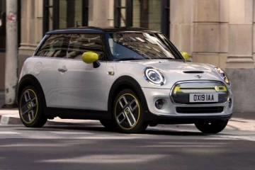 அட்டகாசமான அம்சங்களுடன் களமிறங்கும் மினி மின்சார கார் - அப்படி இதுல என்ன ஸ்பெஷல் தெரியுமா?