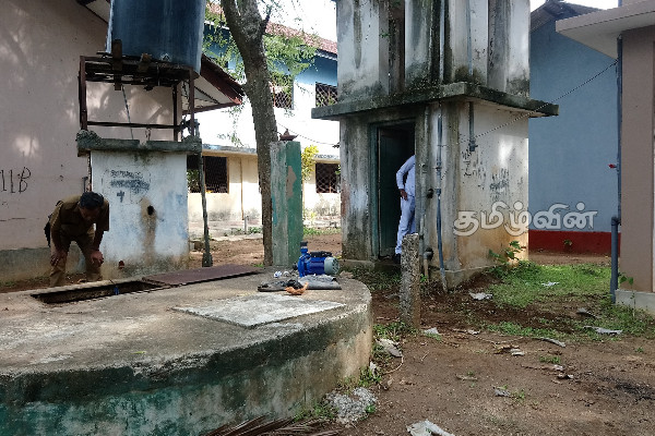 வவுனியாவில் புலமைப்பரிசில் பரீட்சை நிலையங்களில் திடீர் சோதனை (Photos) | Raid Scholarship Examination Centers In Vavuniya