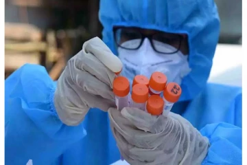 කොවිඩ් ආසාදිතයන් ගණන එකවරම යලි වැඩි වෙයි. තත්වය දැඩි අවදානමකට