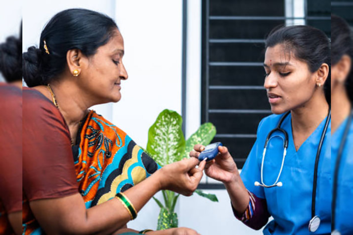 வெளிநாட்டில் இருந்தாலும் வீட்டாரின் ஆரோக்கியம் உங்கள் கண்காணிப்பில்! மருத்துவ நண்பனாக Mediplace | Mediplace Modern Health Solutions