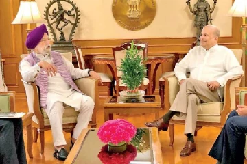 இந்திய பெற்றோலிய வளத்துறை அமைச்சரை சந்தித்த இலங்கை முக்கியஸ்தர்