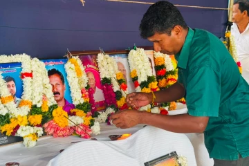 புதுக்குடியிருப்பில் உயிரிழந்த வர்த்தகர்களுக்கு நினைவேந்தல்