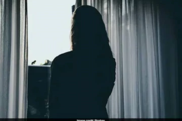 காசுக்காக கன்னித்தன்மையை விற்ற 22 வயது இளம்பெண்!! 18 கோடிக்கு ஏலம் எடுத்த நடிகர்..