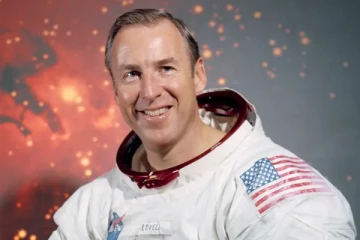 நிலவை முதன்முதலில் சுற்றி வந்த விண்வெளி வீரர் மரணம்