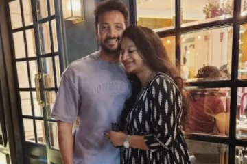 சிங்கப்பெண்ணே சீரியல் நடிகர் தர்ஷக்கின் குடும்ப புகைப்படம்