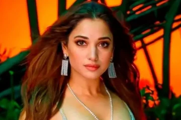 நடிப்பை விட அந்த விஷயத்திற்காக பல கோடிகள் சம்பளம் வாங்கும் நடிகை தமன்னா..