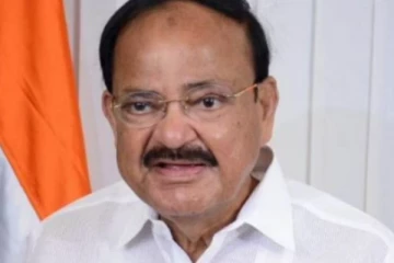 இதே மாதிரி தொடர்ந்து பண்ணீங்க, அப்புறம் சஸ்பெண்ட்தான் - வெங்கையா நாயுடு எச்சரிக்கை!