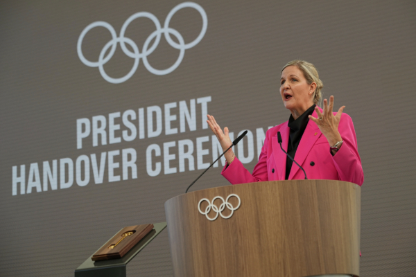 ஒலிம்பிக் போட்டிகளில் திருநங்கைகளுக்கு தடை: ஆலோசானை தீவிரம் | Ioc May Ban Trans Athletes From 2028 Olympics